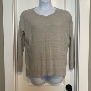 Women’s lightweight sweater
